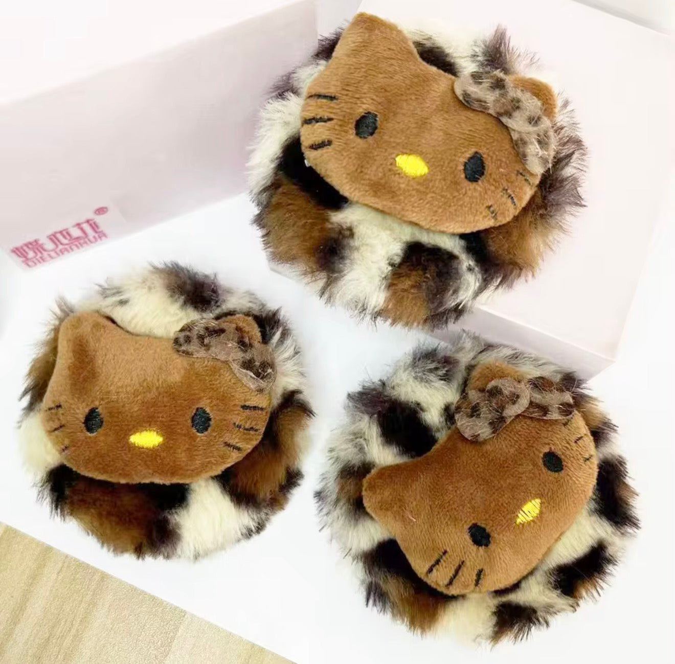 Fluffy HK compact mirror